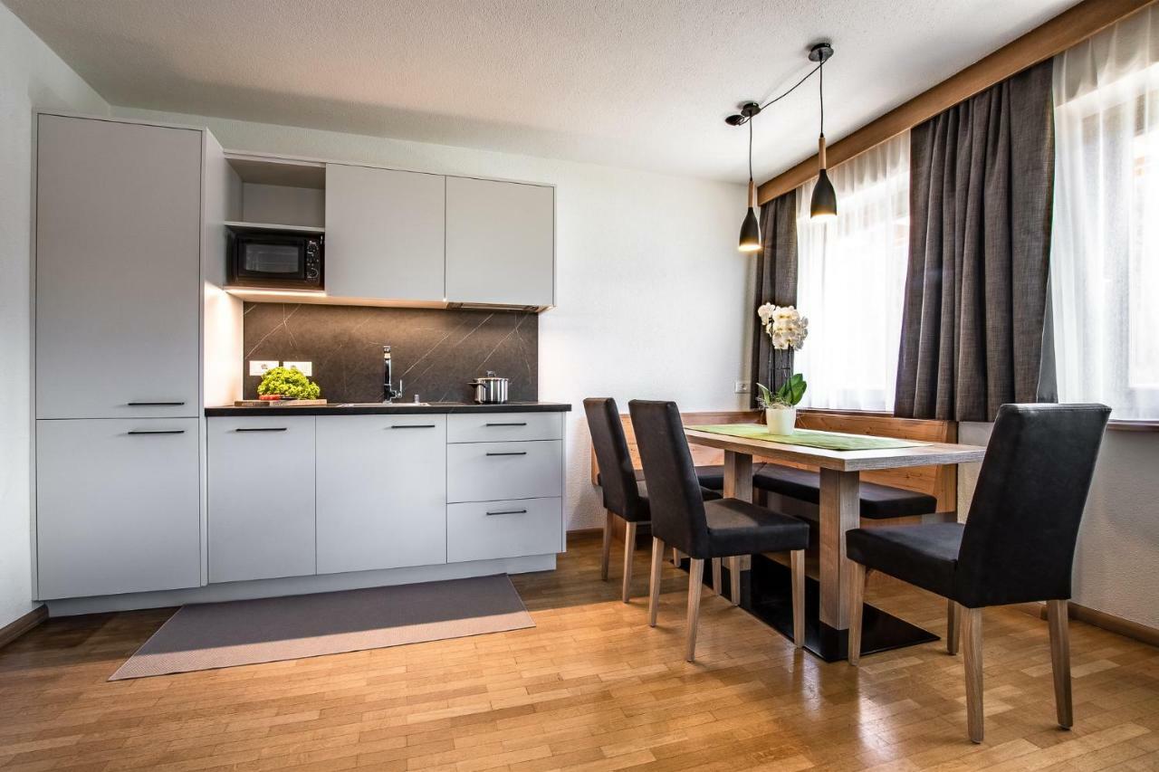 Ciasa Mael Dolomites Apartments La Valle Ngoại thất bức ảnh